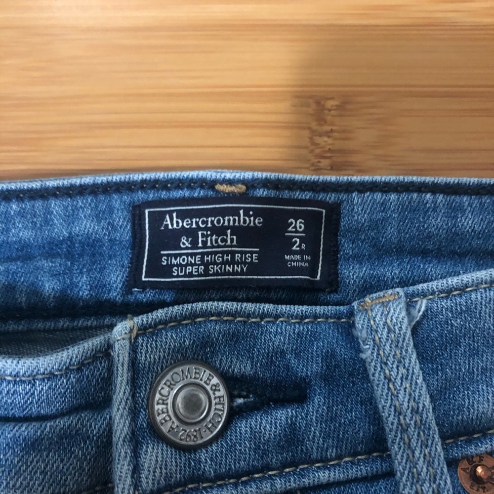 Abercrombie High Rise Jeans - Picture 4 of 6